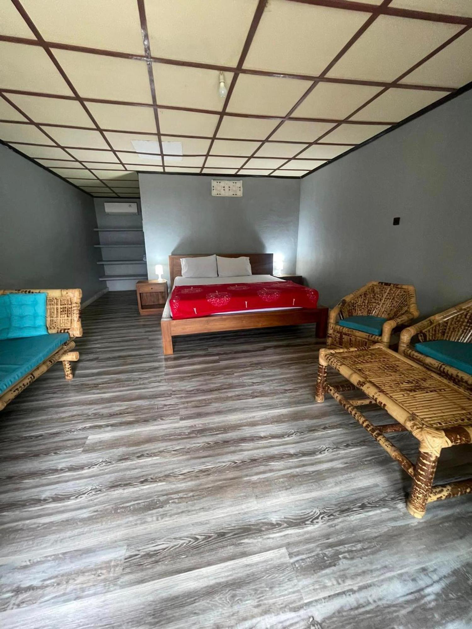 Supersuck Hotel Maluk 외부 사진